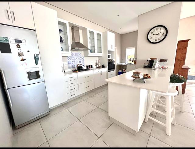 3 BEDROOM HOUSE FOR SALE IN RENISHAW HILLS